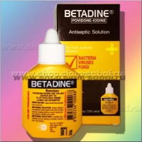 Бетадин - тайский йод: Модель: Betadine Antiseptic Solution 15 ml Наличие: Есть в наличии Вес брутто: 40.00 г

Бетадин тайский йод Betadin Antiseptic Solution Антисептический и ранозаживляющий раствор на основе йода Бетадин, флакон 15 мл. Активное вещество в Бетадине - повидон-йод 10% раствор. Антисептическое и дезинфицирующее кожу средство, которое оказывает быстрое бактерицидное действие и при этом, в отличие от обычного йода, совершенно не щипет кожу. Бетадин эффективен против бактерий, вирусов, грибка и простейших. Бетадин применяют при бактериальных и грибковых инфекциях кожи, для обработки ран и ссадин, ожогов и опрелостей, пролежней и трофических язв. Объем пластикового флакона с дозатором 15 мл, произведено в Таиланде.