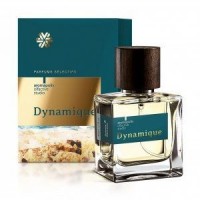 Dynamique (Динамика), духи-концентрат - Aromapolis Olfactive Studio: Цвет: https://ru.siberianhealth.com/ru/shop/catalog/product/418434/
Аромат как путешествие Нишевая ориентальная композиция с трендовыми нотами морской соли и иланг-иланга. 20% масел Высокая концентрация эфирных масел продлевает шлейф и усиливает стойкость парфюма. Авторский аромат Лука Сьюзак и Олаф Ларсен &ndash; всемирно известные парфюмеры, участники команды Eurofragance. Калейдоскоп эмоций, встреч и ощущений Вы готовы к переменам? Аромат приглашает вас в путешествие мягкостью иланг-иланга в окружении тончайшей ирисовой пудры. Это впечатление легко и скоротечно, как мысль, что в жизни надо что-то менять. А дальше композиция раскрывает свою новую грань, демонстрируя соленые морские брызги в неожиданном сочетании с пряной ванилью и черным перцем. Это сила и упорство в потребности воплотить свой замысел. И снова новый виток, новое движение. Базовые ноты дают ощущение завершенности и катарсиса. Теплый амбровый аккорд, кремовый мускус и холодный ладан завершают композицию. Портрет аромата Семейство аромата: ориентальный, пряный, цветочный верхние ноты: иланг-иланг, ирис, жасмин ноты сердца: морская соль, черный перец, ваниль базовые ноты: амбра, ладан, мускус Нишевая парфюмерия &ndash; для тех, кто ищет нечто особенное Уникальное знакомство Выбор нишевого аромата &ndash; уже сам по себе история. Чтобы покупка состоялась, необходимо найти время для знакомства с парфюмом, &laquo;примерить&raquo; его на себя и сделать онлайн-заказ. Время, проведенное за подбором подходящего аромата, становится началом вашего неповторимого романа &ndash; с новым парфюмом. Диалог с парфюмером-создателем За эксклюзивной рецептурой нишевого аромата всегда стоят идеи, мысли и чувства настоящей личности &ndash; парфюмера. Авторы аромата Лука Сьюзак, всемирно известный французский парфюмер в третьем поколении. Создатель композиций для модных домов Givenchy, Giorgio Armani, Salvatore Ferragamo. Участник команды Eurofragance. Олаф Ларсен &ndash; всемирно известный парфюмер. Автор ароматов для парфюмерных домов Arabian Oud, Lattafa Perfumes. Участник команды Eurofragance. Лаконичная упаковка Селективная парфюмерия &laquo;одета&raquo; дорого и со вкусом: нередко флаконы создают из тяжелого стекла, а стильные крышки &ndash; из натуральных материалов. Лаконичная упаковка настроит вас на общение с ароматом, но не будет отвлекать от самой его сути. Качественное сырье При создании нишевого аромата парфюмер всегда делает ставку на ценные, высококачественные компоненты: натуральные дорогостоящие масла и абсолю. Для кого? &bull; Для тех, кто предпочитает эксклюзивные, неповторимые композиции. &bull; Для мужчин и женщин. &bull; Для тех, кто ценит индивидуальность. &bull; Для тех, кто любит быть разным, но при этом всегда остается собой. Эксклюзивные ароматы для истинных ценителей Селективный парфюм не стремится понравиться всем. Он занимает свою нишу и терпеливо ждет истинных эстетов &ndash; людей со сформировавшимся ольфакторным вкусом и тех, кого уже не удивишь массовыми ароматами.