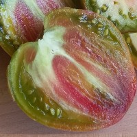 Томат Ананасное сердце 10 шт: Высокорослый урожайный сорт. Плоды неправильной сердцевидной формы весом в среднем по 400г. Вкусные!