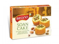 Bikano Soan Cake 480g / Соан Кейк Халва с орехами 480г: Цвет: https://opt-india.ru/catalog/vostochnye_sladosti/bikano_soan_cake_480g_soan_keyk_khalva_s_orekhami_480g/
Бренд: Bikano
Bikano Soan Cake 480g / Соан Кейк Халва с орехами 480г Соан Кейк популярная индийская традиционная сладость, которая вызывает самое искреннее наслаждение. Хрустящая, слоистая сладость растворяется во рту и оставляет приятное послевкусие. Изготавливается сладость из нутовой муки высокого качества. Нутовая мука является кладезем таких полезных компонентов, как цинк, калий, фосфор, клетчатка, углеводы, железо и аминокислоты. Халва не только вкусная, но и полезная.