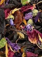 Чай черный "Бархатный вечер" 100 г: СОСТАВ: Индийский черный байховый чай, изюм, цветки мальвы, лепестки розы, календула, цукаты папайя, цукаты ананаса. Содержит пищевые ароматические масла.Фруктово-цветочная смесь успокаивает нервную систему и восстанавливает эмоциональное равновесие. Вкусный и ароматный напиток идеально подходит для вечернего чаепития.
