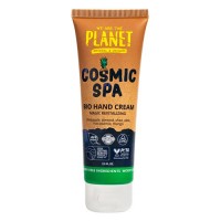 Крем для рук "Cosmic Spa", питательный WE ARE THE PLANET, 75мл: Цвет: https://4fresh.ru/products/weet0017
Биокрем для рук с маслами ши, бабассу и макадамии, а еще экстрактами миндаля, манго, алоэ и ананаса успокаивает и увлажняет сухую и нежную кожу рук. 
Содержит компоненты, сертифицированные по международному стандарту натуральной и органической косметики. Не содержит: SLS, SLES, силиконов, парабенов, PEG/PPG, ГМО, минеральных масел, продуктов нефтехимии, глютена, компонентов животного происхождения, микропластика и синтетических красителей. Туба 100% перерабатываемая и более чем на 97% состоит из сахарного тростника.