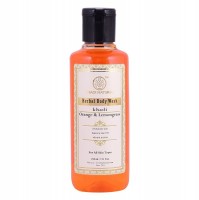 Khadi Orange & Lemongrass Herbal Body Wash Revitalizes Skin 210ml / Гель для Душа Восстанавливающий с Апельсином и Лемонграссом 210мл: Цвет: https://opt-india.ru/catalog/gel_dlya_dusha/khadi_orange_lemongrass_herbal_body_wash_revitalizes_skin_210ml_gel_dlya_dusha_vosstanavlivayushchiy/
Бренд: Khadi Naturals
Khadi Orange ampamp Lemongrass Herbal Body Wash Revitalizes Skin ml  Гель для Душа Восстанавливающий с Апельсином и Лемонграссом мл   Гель для душа Апельсин и лемонграсс KHADI Orange ampamp Lemongrass citrus относится к аюрведическим средствам коренным образом отличающимся по своему составу от химических моющих средств произведенных фабричным путем Уникальный состав оказывают сильнейшее тонизирующее действие на организм   Несмотря на то что мыльные орешки не дают обильной пены они чудесным образом удаляют любые загрязнения не раздражают кожу не вызывают аллергических реакций Гель имеет нежный цитрусовый аромат и обладает антибактериальным свойством   Состав масло апельсина масло лимонной травы экстракт крокуса миндальное масло термальная вода и база из мыльного ореха   Экстракт апельсина насыщает кожу витамином С а лимонная трава делает кожу шелковистой и гладкой отбеливает веснушки и пигментные пятна Гель отлично сочетается с программой для снижения веса   Способ применения нанесите средство на влажную кожу по всему телу вспеньте а затем тщательно смойте водой При желании можно повторить процедуру   Натуральный гель для душа с эфирными маслами апельсина и лемонграсса  изысканное средство для ежедневной гигиены