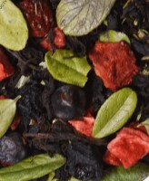 Чай черный "Таежный" 100 г: Купаж из классических черных индийских чаев с добавлением листьев смородины и брусники, почка сосны, плодов можевельника, кусочков сублимированной клубники, вишни, ароматитзирован аромамаслами.