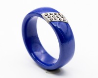 Кольцо с керамикой: Цвет: https://fashion-v.ru/magazin/product/kolco-g3781-7
Вставка: Стразы
Материал изделия: керамика
Тип керамики: Синяя керамика
