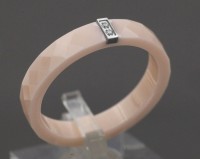 Кольцо с керамикой: Цвет: https://fashion-v.ru/magazin/product/kolco-size-6-f836678907320-6
Вставка: Цирконы
Материал изделия: керамика
