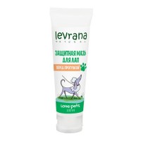 Защитная мазь для лап перед прогулкой Levrana: Цвет: https://4fresh.ru/products/levr0218
СОСТАВ: Aqua (природная вода), Arctium lappa root extract (Масло репейное), Polyglyceryl-3 Ricinoleate (and) Polyglyceryl-3 Polyricinoleate (раститетльный эмульгатор), Theobroma Cacao (Cocoa) Seed Butter (Масло какао), Copernicia cerifera wax (Воск карнаубский), Butyrospermum Parkii Butter (Масло ши), Sodium Chloride (Соль морская), Benzyl Alcohol (Бензиловый спирт), Cedrus deodara wood Oil (эфирное масло кедра), Citrus Bergamia Oil (эфирное масло бергамота), Betula Verrucosa Bark Extract (экстракт коры березы), Rhodiola rosea L. extract (экстракт родиолы розовой), Potassium sorbate (калия сорбат), Sodium Benzoate (натрия бензоат), Cinnamonum Aromaticum L. Extract (экстракт корицы).
Производитель: Levrana Россия
Страна производства: Россия
Способ применения: Перед выходом на прогулку нанести небольшое количество мази на кожу подушечек лап и между пальцами, хорошо распределить до полного впитывания.
Сроки и условия хранения: Срок годности: 24 месяца.
Средство для защиты лап животных во время прогулки от неблагоприятного воздействия окружающей среды (асфальт, снежный наст, химические реагенты и др.)
Мазь содержит большое количество густых масел и воска, что способствует защите кожного покрова, а также создает водо- и грязеотталкивающую пленку. Имеет приятный ненавязчивый кедрово-цитрусовый аромат. Экстракт березовой коры оказывает противовоспалительное, антибактериальное, противогрибковое и противовирусное действие.
Экстракт родиолы розовой тонизирует и защищает кожу лап от грязевых вредителей/микробо. Экстракт крицы приятно согревает собачьи "ладошки", что особенно полезно в осеннее и зимнее время.