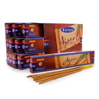 SATYA Ajaro 15g*12pcs / Ароматические палочки Аджаро 15г*12упк: Цвет: https://opt-india.ru/catalog/blagovoniya/satya_ajaro_15g_12pcs_aromaticheskie_palochki_adzharo_15g_12upk/
Бренд: Satya
SATYA Ajaro 15g*12pcs / Ароматические палочки Аджаро 15г*12упк •  Самые популярные среди масальных светлых благовоний считаются благовония фирмы Satya (Сатья). •  Слово Ajaro с санскрита переводится как "вечная молодость" или "омоложение". •  Ароматические палочки Ajaro фирмы Satya сделаны из цветов и растительных компонентов перетёртых в пыль нанесённых на бамбуковую основу. В состав натурального благовония входит сандал (порошок), экстракт цветов растения Чампа и маслами кофейных зёрен, какао бобов и кокоса. Сладковатый и тонкий запах этих ароматических палочек, с яркой ноткой шоколада поможет избавиться от усталости и снять стресс, придаёт уверенность и повышает концентрацию внимания. Аромат этих благовоний даёт силы для воплощения Ваших самых смелых идей и дарует положительную энергию, которая способствует преодолению трудностей возникающих на пути достижения этих целей. Релаксирующий и освежающий кокос улучшает взаимопонимание с Вашим окружением. Ароматические палочки Аджаро концентрируют поток энергии во время процесса медитации. •  Благовония Ajaro Satya чистят энерго-пространство вашего дома и избавляют его от негативных энергий.