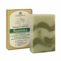 Шампунь твёрдый "Крапива" Kleona: Цвет: https://4fresh.ru/products/kleo0174
СОСТАВ: Омыленная смесь оливкового, кокосового, касторового масел, масла миндальных косточек и масла авокадо, отвар крапивы, глицерин, натриевая соль кислот еловой живицы, лимонная кислота, лист крапивы молотый, протеины кератина, гранулированная целлюлоза, масло Жожоба, эфирное масло герани, эфирное масло шалфея мускатного, эфирное масло мяты, эфирное масло эвкалипта, эфирное масло жасмина, янтарная кислота, токоферола ацетат (Витамин Е). Не содержит синтетических отдушек, красителей, консервантов.
Способ применения: Обильно смочите волосы водой. Легкими движениями намыльте волосы кусочком шампуня до появления обильной пены. Равномерно распределите пену по всей длине волос. Слегка помассируйте кожу головы кончиками пальцев. Хорошо смойте пену водой. При сильном загрязнении волос повторите процедуру. Рекомендуемая частота применения шампуня: 2-3 раз в неделю.
Твердый натуральный шампунь для мытья нормальных и жирных волос. Изготовлен из смеси шести растительных масел и обогащен экстрактом крапивы и эфирными маслами герани, жасмина, мяты, эвкалипта, шалфея мускатного. 
Молочного-белого цвета с зелеными мраморными разводами и приятным травяным ароматом. Питает, увлажняет волосы, улучшает их структуру, сохраняет яркость цвета и шелковый блеск. Придает волосам объем.