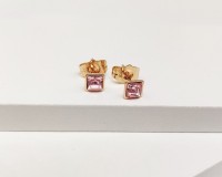 Серьги с кристаллами Swarovski: Цвет: https://fashion-v.ru/magazin/product/sergi-g764575507180-1-1
ЦВЕТ: Rose
Вставка: кристаллами Swarovski
Материал изделия: ювелирный сплав
