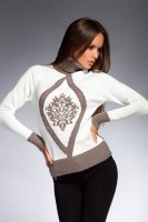 Свитер: Размер: 44-46
Цвет: светло бежевый+черный
Состав: 50% wool, 42% acshardone(CLIO), 8% elite