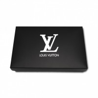 Картонная коробочка для 3 трусов LV1: Цвет: LV1
Бренд: Louis Vuitton
