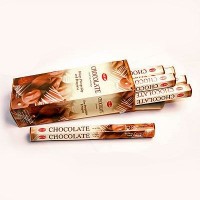 благовония HEM Hexa CHOCOLATE Шоколад: благовония HEM Hexa CHOCOLATE Шоколад

Ароматические палочки торговой марки  HEM, Индия. 20 ароматических палочек Состав – бамбуковая основа, древесный уголь, композиционная масляная ароматическая эссенция. длинна ароматической палочки 23 см Способ применения:  1. Поднесите ароматическую палочку к источнику открытого огня.  2. Дождитесь воспламенения края палочки.  3. Погасите пламя ароматической палочки, воздействуя на неё интенсивными потоками воздуха.  4. Установите тлеющую аромапалочку в специальную подставку, или удерживайте её вертикально в руках. Внимание! Подожжённые ароматические палочки – это источник открытого огня. Во избежание воспламенения не оставляйте зажженную аромапалочку без присмотра. Для фиксации ароматической палочки используйте специальную подставку. Не используйте благовония палочки на сквозняках и в близи легко воспламеняемых предметов и веществ. Держите благовонные палочки вдали от детей, в герметически закупоренной таре. Использовать с осторожностью: людям, склонным к аллергиям, с индивидуальной повышенной чувствительностью, беременным и кормящим женщинам. Условия хранения: хранить в тёмном, прохладном месте, в герметичной таре. Дата изготовления: на упаковке Срок годности: не ограничен Информация о продукте на русском языке - на каждом блоке Благовония – лучший подарок! С давних времён благовония  используют в культовых религиозных церемониях для очищения пространства от «злых духов». Ароматические палочки  – средство для ароматизации помещения. В современном мире ароматерапия заняла более весомую часть в нашей жизни. Хороший аромат улучшает настроение, повышает общий жизненный тонус, дарит атмосферу незабываемых минут позитивного общения в кругу близких. Среди сотен разновидностей благовоний следует выбрать свой аромат, который подойдёт именно Вам. 