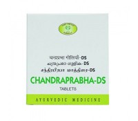 Chandraprabha-DS, AVN Ayurvedic, 100 таб.: Помогает в лечении заболеваний мочеполовой системы

Чандрапрабха-ДС AVN Chandraprabha-DS - это растительная аюрведическая формула для лечения органов репродуктивной системы. Препарат обладает мощным антибактериальным, мочегонным, тонизирующим и болеутоляющим действием. Помогает в лечении заболеваний мочеполовой системы, оказывает эффективное воздействие на организм при диабете - регулирует баланс глюкозы в крови.  Чандрапрабха Двойная Сила регулирует баланс жидкости в организме, из-за стимулирования оттока излишков. При продолжительном применении препарата исчезает отёчность, обменные процессы приходят в норму и организм освобождается от токсинов, уменьшает количество позывов к мочеиспусканию и предотвращает развитие болезней мочеполовой системы. «Чандрапрабха» в переводе с санскрита означает «Лунное сияние», что косвенно указывает на область применения этого средства в медицинской практике, а именно в терапии заболеваний преимущественно «водной стихии», связанных с нарушениями водно-солевого баланса в организме, оттоком жидкостей. Показания к применению:     воспалительные инфекции женских половых органов     нарушение микрофлоры влагалища     альбуминурия     инфекции, передаваемые половым путем     избыточный вес, связанный с задержкой жидкости     отёки     инфекции мочевыводящих путей, затруднение мочеиспускания, мочекаменная болезнь     простатит     ПМС Активные компоненты: Коричник камфорный (Cinnamomum camphora). Издавна славится своими целебными свойствами. Это прежде всего эффективное стимулирующее, противовоспалительное, отхаркивающее, антисептическое, анальгезирующее и противоспазматическое средство. Помогает при тромбозе, улучшает кровообращение, помогает при инфекционных заболеваниях и отравлениях, ревматизме, боли, поражении тканей, болезнях дыхательных путей, судорогах, низком аппетите, болезнях почек. Оказывает сосудосуживающее действие. Аир болотный (Acorus calamus)- очищает лимфатическую систему и кровь. Стимулирует восстановление тканей, приводит в норму движение энергии в теле, возвращает аппетит и улучшает пищеварение. Используется для лечения гайморита и болезней суставов.  Бибхитаки (Terminalia belerica) обладает противоглистным, послабляющим и тонизирующим эффектом. Используется для лечения целого ряда заболеваний. Нормализует состояние ЖКТ, выводит токсины, что благоприятно сказывается на всех функциях тела.  Имбирь (Zingiber officinale) содержит аминокислоты и витамины А, В, С, микроэлементы: магний, железо, кальций, цинк, калий, фосфор. Корень растения благоприятно влияет на процесс пищеварения, улучшает кроветворную функцию и мозговое кровообращение. Ускоряет обменные процессы во всем организме и усиливает выработку гормонов щитовидной железой. Помогает справиться с аллергией, кожными заболеваниями, глистными инвазиями, нормализует иммунитет, уровень холестерина, снижает риск образования тромбов.  Каменная соль (Rock salt) нормализует соотношение кислоты и щелочи в организме (Ph), что благоприятно сказывается на пищеварительной системе. Устраняет нарушения в работе кишечника, улучшает перистальтику желудка. Обладает антибактериальными, антигистаминными свойствами. Используется при воспалительных заболеваниях, угнетает рост болезнетворной микрофлоры, укрепляет иммунную систему, избавляет от аллергических реакций, повышает защиту от вирусов, микробов и грибковых инфекций. Естественным образом благодаря своим ионизирующим свойствам выводит ревматические, известковые, солевые отложения, соли тяжелых металлов, свободные радикалы, шлаки, токсины, камни в почках, желчных протоках.  Дозировка: 1-2 таблетки 1-2 раза в день до или после еды или по рекомендации врача. Противопоказания: индивидуальная непереносимость отдельных компонентов, при беременности и в период лактации рекомендуется предварительная консультация Состав: Коричник камфорный (Chandraprabha), Аир обыкновенный (Acorus calamus), Сыть круглая (Cyperus rotundus), Андрографис метельчатый (Andrographis paniculata), Тиноспора сердцелистная (Tinospora cordifolia), Кедр гималайский (Cedrus deodara), Куркума длинная (Curcuma longa), Дарухаридра (Berberis aristata), Длинный перец (Piper longum), Cвинчатка цейлонская (Plumbago zeylanica), Кориандр (Coriandrum sativum), Терминалия хебула (Terminalia chebula), Бибхитаки (Terminalia bellirica), Эмблика (Emblica officinalis Gaertn), Перец чаба (Piper chaba), Черный перец (Embelia ribes), Длинный фруктовый перец (Piper chaba), Имбирь (Zingiber officinalis), Черный перец (Piper nigrum), Длинный фруктовый перец (Piper longum), Макишка датку (Hordeum vulgare), Швари кшара (Swarjika Kshara), Каменная соль (Rock salt), Сочал соль (Sochal salt).