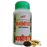 Брахми Вати (Brahmivati) 200таб: Брахми Вати (Brahmivati) 200таб

Брами или Мандукапарни - исконно индийское растение и, наверно, самое важное омолаживающее средство в аюрведической медицине, основное средство для стимулирования и укрепления нервных и мозговых клеток. Брами повышает интеллект, улучшает память, увеличивает продолжительность жизни, замедляет старение и дает силы в старости. Укрепляет иммунную систему, очищая и питая ее, а также укрепляет надпочечники. В тоже время это — сильное кровоочистительное средство со специфическим действием при хронических кожных болезнях, включая проказу и сифилис, экзему и псориаз. Брами служит тонизирующим и омолаживающим средством для Питты, в то же время оно подавляет Вату, успокаивает нервы и способствует снижению чрезмерной Кафы. Среди всех растений это растение, пожалуй, самое саттвичное, самое духовное по своей природе. Будучи широко распространенным в Гималаях, брами используется йогами в пищу, поскольку способствует медитации. Оно помогает установить равновесие между левым и правым полушариями мозга. Чашку чая из брами с медом можно принимать перед медитацией. В виде молочного отвара брами служит хорошим тоником для нервной системы. При хронических кожных болезнях порошок из нее можно применять наружно в виде пасты. В сочетании с базиликом и черным перцем брами помогает при лихорадке. Как омолаживающее средство его лучше всего приготавливать в масле ги. Лекарственное масло ги с брами — важное стимулирующее и укрепляющее средство, которое должно быть в каждом доме. Каждая табл. 500 mg содержит: Brahmi - 200 mg Shankpuspi - 100 mg Bacha - 25 mg Black paper - 10 mg Gavjava - 25 mg Swarnmakshi - 10 mg Aswagandha - 100 mg Jatamashi - 30 mg Готу Кола - близкая "родственница" брами. Иногда может служить заменой брами или добавляется, как балансирующий состав. Более эфективно воздействует на мочеполовую систему. Повышает интеллект, улучшает память, увеличивает продолжительность жизни клеток, дает силы в старости.  Брами — наилучшее растение в Аюрведе для восстановления слуха. Также брами -прекрасное средство для лечения застаревших инфекций, которые длительное время не излечиваются.  Действие: Укрепляющее нервы, омолаживающее, улучшающее обмен веществ, жаропонижающее, мочегонное. Показания:  Нервные расстройства, эпилепсия, старческая дряхлость, преждевременное старение, выпадение волос, хронические и трудноизлечимые кожные болезни, венерические болезни. Брами, характеристика: Одно из самых известных в России аюрведических растений. Его листья своими очертаниями очень похожи на головной мозг человека, что подтверждается и свойствами этого великолепного, очень мягкого мозгового тоника. Рекомендации к применению: Принимать по 1-3 вати (таблетки) (от 0,25 до 0,75 г) в день, запивая горячим молоком с медом. Максимальный курс профилактического приема — сто дней, затем необходим сто-дневный перерыв, и курс можно повторить. Медицинское применение: Применяется при всех нарушениях функций головного мозга,  потере памяти, эпилепсии, судорогах нервного происхождения, интенсивных умственных нагрузках, а в качестве насьи — при тонзиллитах, гайморитах и фронтитах. Людям после шестидесяти лет рекомендуется раз в год проходить пятидесяти-дневный курс (один раз в день, на ночь) Брами вати. Рекомендуется принимать женщинам во время беременности особенно в первые два-три месяца, когда происходит формирование мозга и нервной системы плода.  Противопоказания: Четких противопоказаний не выявлено, однако при первых признаках ухудшения стоит прервать самостоятельный прием препарата.  Предостережения: Может усилить зуд, а в больших дозах может вызвать головные боли или кратковременную потерю сознания.  Препараты: Настой (горячий или холодный), отвар, молочный отвар, порошок (от 250 до 500 мг), лекарственное масло, лекарственное масло ги.