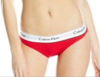Женские трусы (плавки) Calvin Klein красные с белой резинкой B044:   Женские трусы Calvin Klein 365 серии (с узкой резинкой) идут размер в размер. Ориентируйтесь на размерную таблицу: