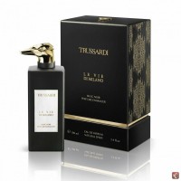 Trussardi La Vie De Milano Musc Noir Perfume Enhancer 100 ml: Аромат для мужчин и женщин,принадлежи к группе цветочные древесно- мускусные.

Основные аккорды: мускус, пудра, ирис и древесные ноты.
