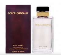 Dolce&Gabbana Pour Femme (L)  50ml edp: 18301	Dolce&Gabbana Pour Femme (L)  50ml edp	50,14

D&G Pour Femme («Дольче и Габбана для женщин») – это прекрасный аромат, выпущенный в 2012 году, который подходит для особых случаев, он представляет собой последний штрих к красивому вечернему наряду настоящей леди. 

Стильное сочетание флакона прямоугольной формы из прозрачного стекла и ярко-красного колпачка, надетого поверх широкого золотого пояса. Флакон упакован в бархатную красную коробку, цвет которой намекает на свойственную каждой женщине чувственность. Это сильная, идеально сбалансированная альдегидно-цветочная композиция. Также для женщин, следящих за модой, мы можем предложить аромат Cesare Paciotti Oriental Supreme for Her.

В состав аромата D&G Pour Femme входят оттенки цитрусовых, мягкие запахи фрезии и ярко-зеленые ноты сладкого базилика и плюща.