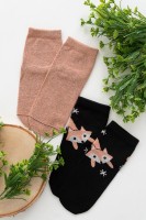 Детские носки стандарт Лисичка: Цвет: https://www.natali-trikotazh.ru/product/detskie-noski-standart-lisichka
Детские носочки, комплект 2 пары. Одна пара однотонная коричневого цвета, другая пара черного цвета с изображением лисички.