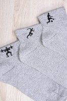 Носки короткие мужские Тренинг: Цвет: https://www.natali-trikotazh.ru/product/noski-korotkie-muzhskie-trening
Набор спортивных мужских носков. В упаковке 6 пар, на резинке вывязан небольшой рисунок в виде спортсменов