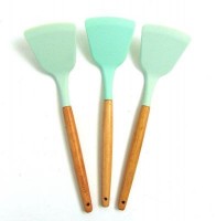 Лопатка силиконовая с деревянной ручкой цвет Мята 32 см.1 шт.: Цвет: http://www.cena-optom.ru/product/30208/
