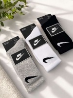 Носки мужские NIKE 80 % хлопок: https://cena-optom.ru/noski-muzhskie-nike-80-khlopok-r-41-47-10-par-v-upakovke-1-para_8360/