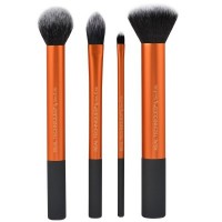 Набор кистей: http://ru.iherb.com/pr/Real-Techniques-by-Samantha-Chapman-Core-Collection-4-Brushes-2-in-1-Case-Stand/41367
4 шага для полного макияжа
Создайте идеальную картину с нашей основной коллекцией предметов первой необходимости:
Контурная кисть: Мягко наносит хайлайтер на скулы для создания ясного и мягкого контура
Заостренная кисть для тонального крема: Уникальная форма для применения с жидким тональным кремом для построения основы
Кисть для деталей: Точеная кисточка для скрытия проблемных участков без особых усилий; или для использования с губной помадой для придания стойкой формы и подчеркивания губ
Полирующая кисть: Ультра роскошные щетинки идеально подходят для полного покрытия при наложении пудры и минерального тонального крема
Открытый чехол: Двойной держатель и подставка сохраняют кисти в порядке на вашем столике или в поездке. Также идеально подходит для сушки щеток, перевернув вверх дном.