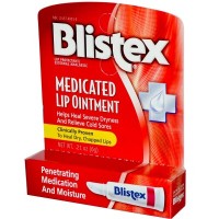 Медицинская мазь для губ: http://ru.iherb.com/Blistex-Medicated-Lip-Ointment-21-oz-6-g/44053#p=1&oos=1&disc=0&lc=ru-RU&w=blistex&rc=16&sr=null&ic=3

Система усиленного увлажнения в этой уникальной формуле обеспечивает проникающее лечение, облегчая герпес и тяжелую стадию сухости губ.
Мазь для губ Blistex содержит четыре лекарственных препарата, которые помогают облегчить боль, зуд и дискомфорт от язв и волдырей.
Увлажняющая и обезболивающая основа мази для губ Blistex увлажняет и размягчает клетки губ, смягчая трещины и тяжелую стадию сухости. Мазь для губ Blistex очень эффективна, она клинически проверена на усиленное увлажнение, исцеляя сухость и потрескавшиеся участки губ, а также улучшая общее состояние губ.
Профессиональные косметологи также используют ее, чтобы разгладить текстуру губ перед нанесением цвета. Чтобы использовать в качестве основы для губ, перед нанесением цвета необходимо обильно смазать губы, подождать пять минут, а затем удалить избыток.
Применение
Для временного облегчения боли и зуда, связанных с досаждающим раздражением губ
Временная защита и облегчение ороговевших и потрескавшихся губ
Временная защита и облегчение боли и зуда, связанных с герпесом